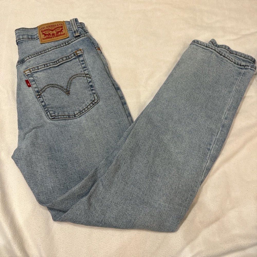 Levi distressed jeans